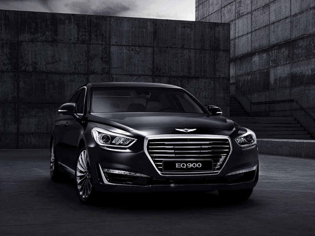 Genesis G90 officially revealed