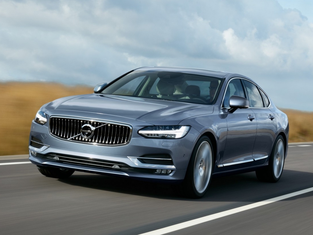 2017 Volvo S90 debuts with standard semi-autonomous driving features