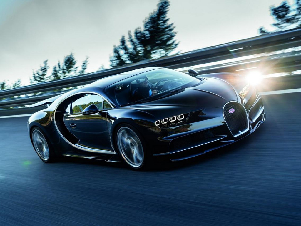 Bugatti Chiron, the Veyron replacement, officially revealed
