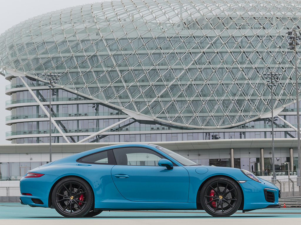 First drive 2017 Porsche 718 Boxster and 911 Carrera in the UAE