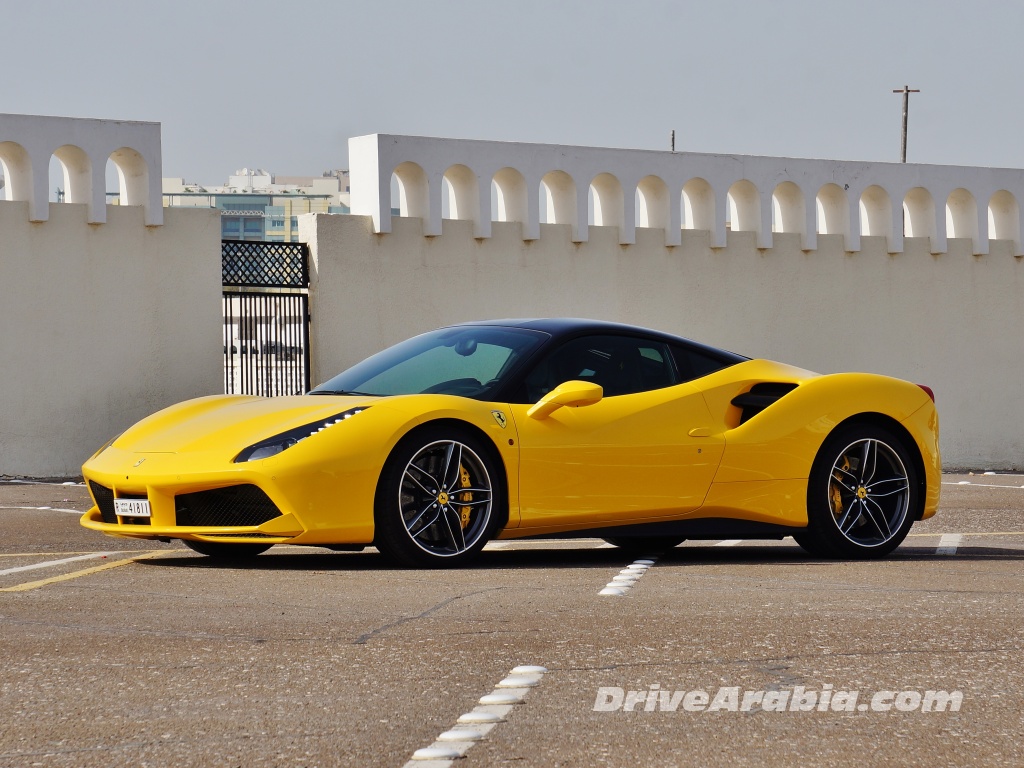 FERRARI 488 GTB TOP SPEED 333KM/H on AUTOBAHN (NO SPEED LIMIT!) by