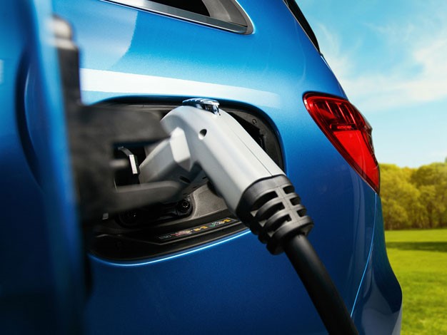 مرسيدس بنز تعمل على انتاج سيارات كهربائية تحت علامة تجارية فرعية جديدة