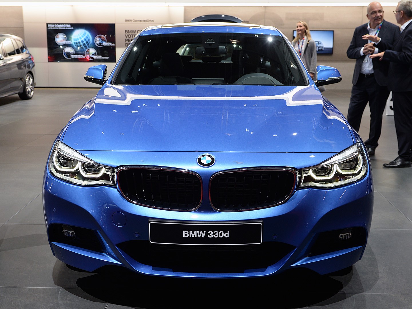 سيارة BMW GT الفئة الثالثة تعرض في باريس مع زيادة في القوة