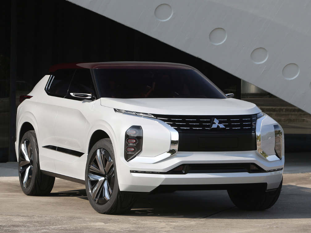 الكشف عن النموذج الأولي من الجيل القادم من ميتسوبيشي GT-PHEV هايبرد SUV في معرض باريس الدولي للسيارات