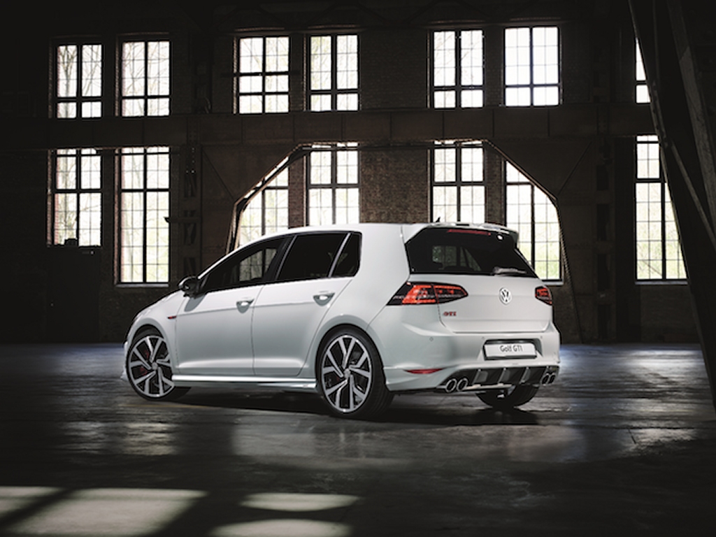 Volkswagen Unveils Oettinger Accessories For The 2022 Golf GTI And