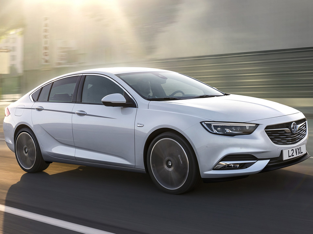2017 Opel Insignia Grand Sport debuts