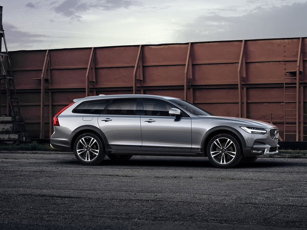 Volvo V90 Cross Country with Polestar Performance Optimisation