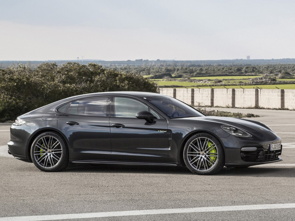 Porsche Panamera Turbo s e Hybrid