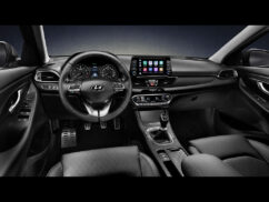 hyundai-i30-fastback-interior
