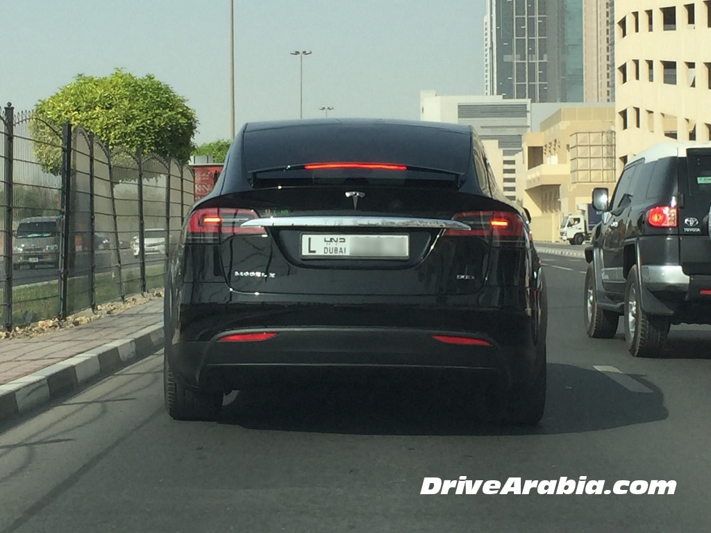 Dubai tesla Look: Tesla