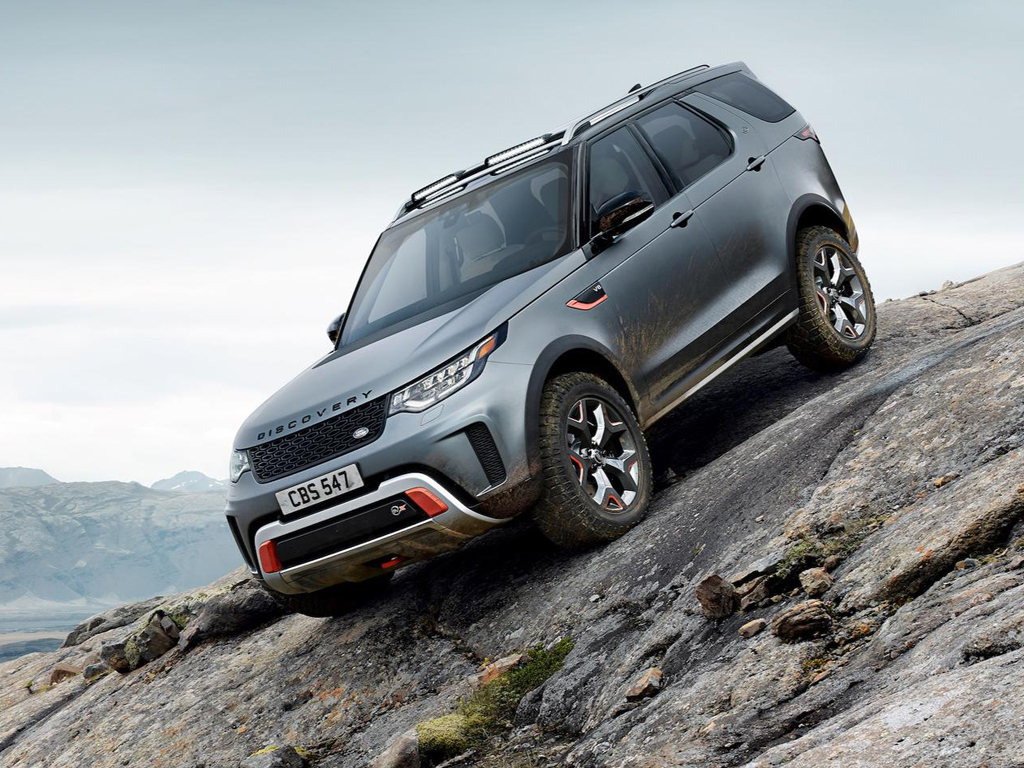 2018 Land Rover Discovery SVX revealed