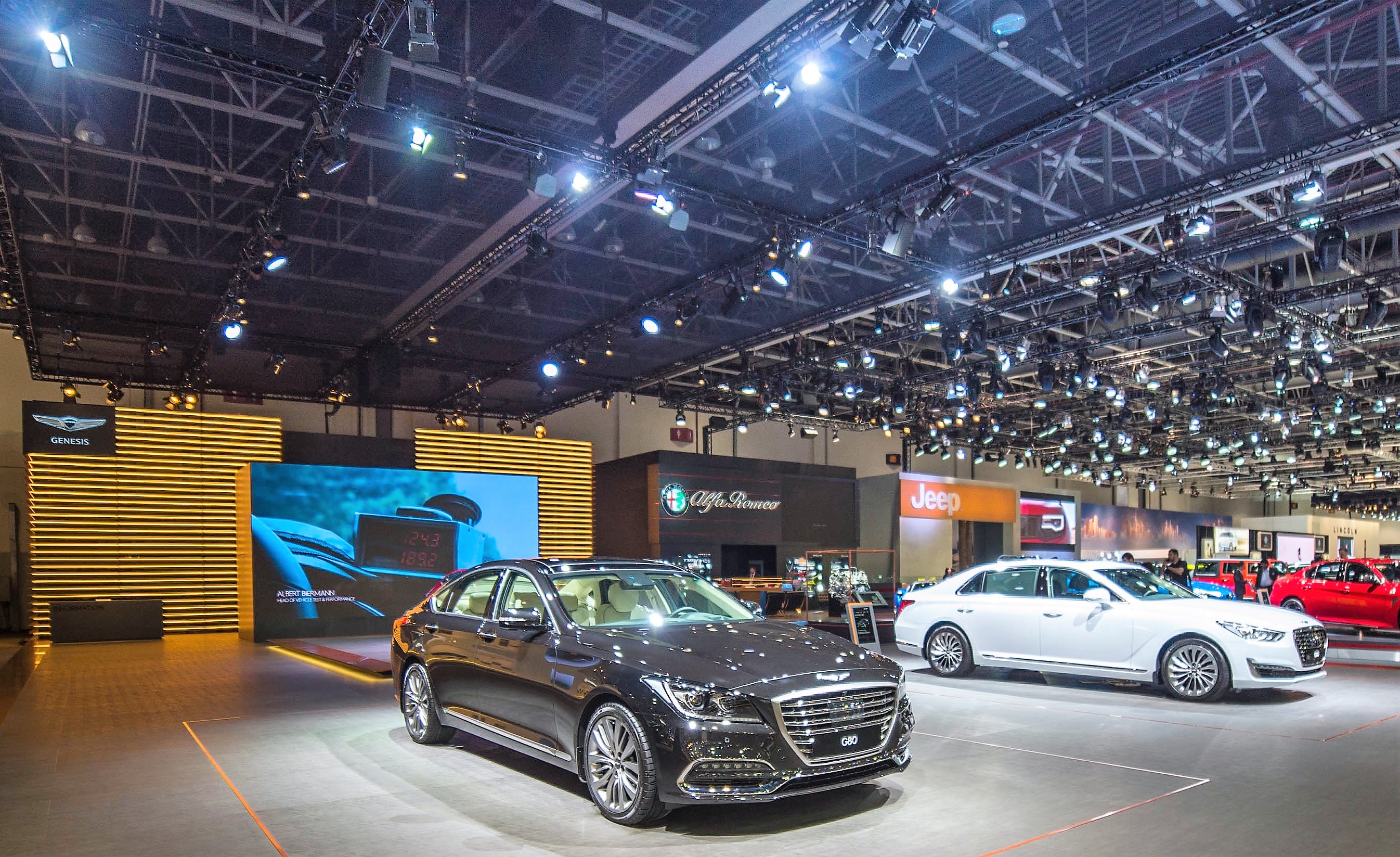 جينيسيس G80 توليفة مُحكمة من الرفاهية والأداء تعرض حاليا في معرض دبي الدولي للسيارات