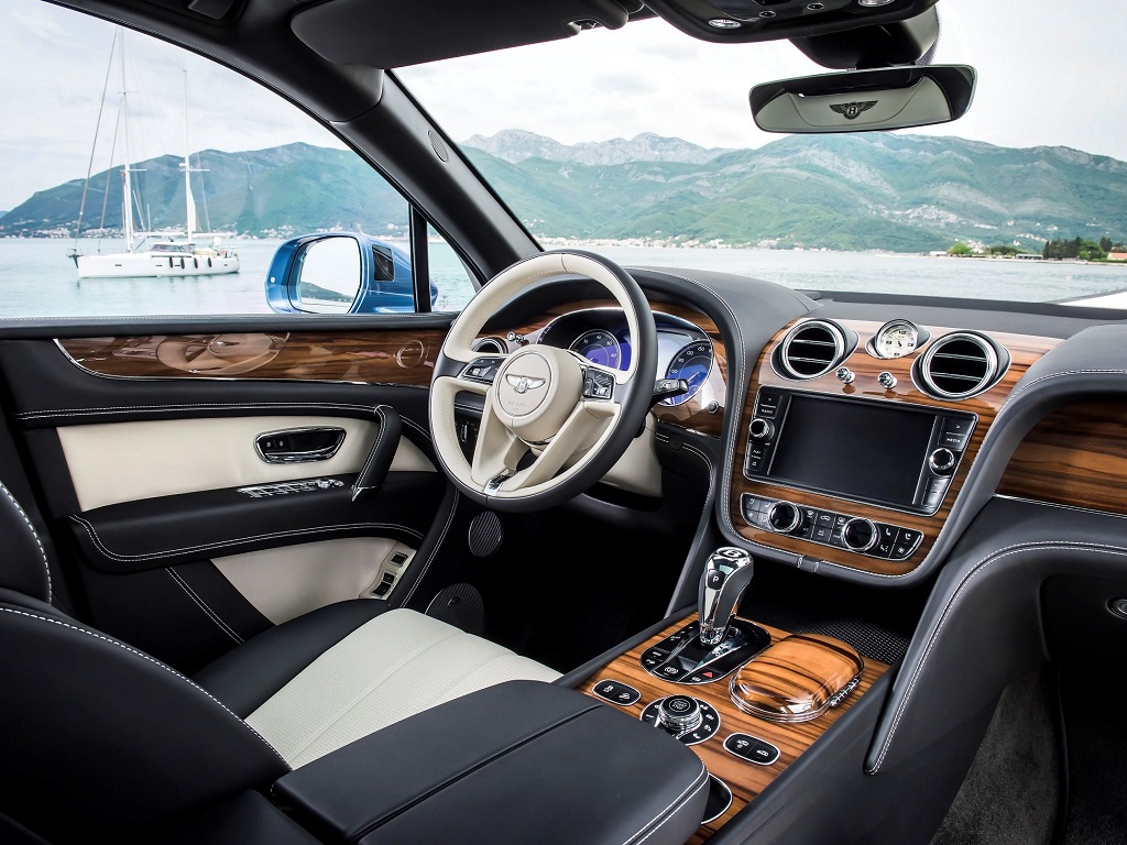 Bentley تقدّم كسوة خشبية جديدة تتميّز بالاستدامة والفرادة والرقي‎
