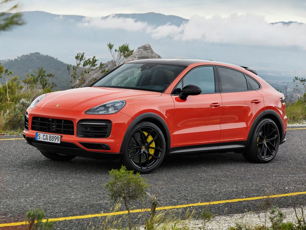 2020 Porsche Cayenne Coupe revealed at media event (video)