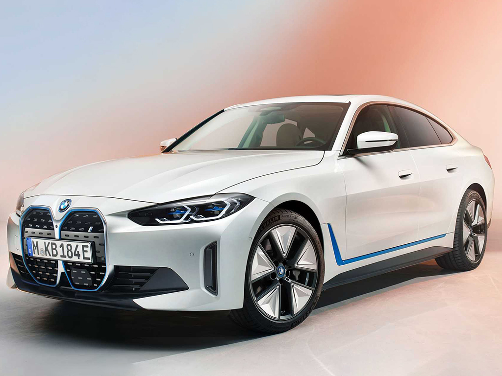 2022 bmw i4 joins electric car range doubles down on huge grille
