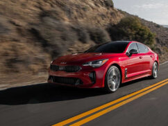 Image for 2022 Kia Stinger debuts with more power