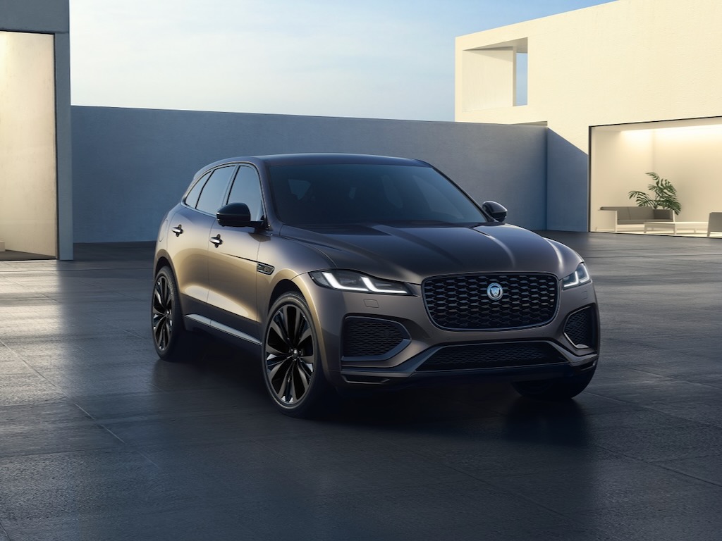 جاكوار F-PACE متوفرة الآن بمحرك سداسي في طرازي 300 و400 الرياضيين