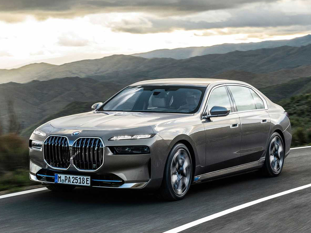 2023 BMW 7-Series brings a new generation of competition for the S-Class