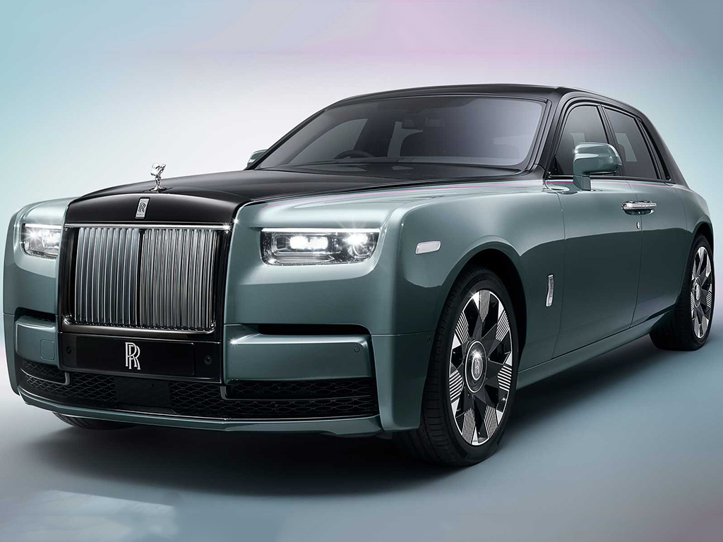 2023 Rolls-Royce Phantom redefines opulence