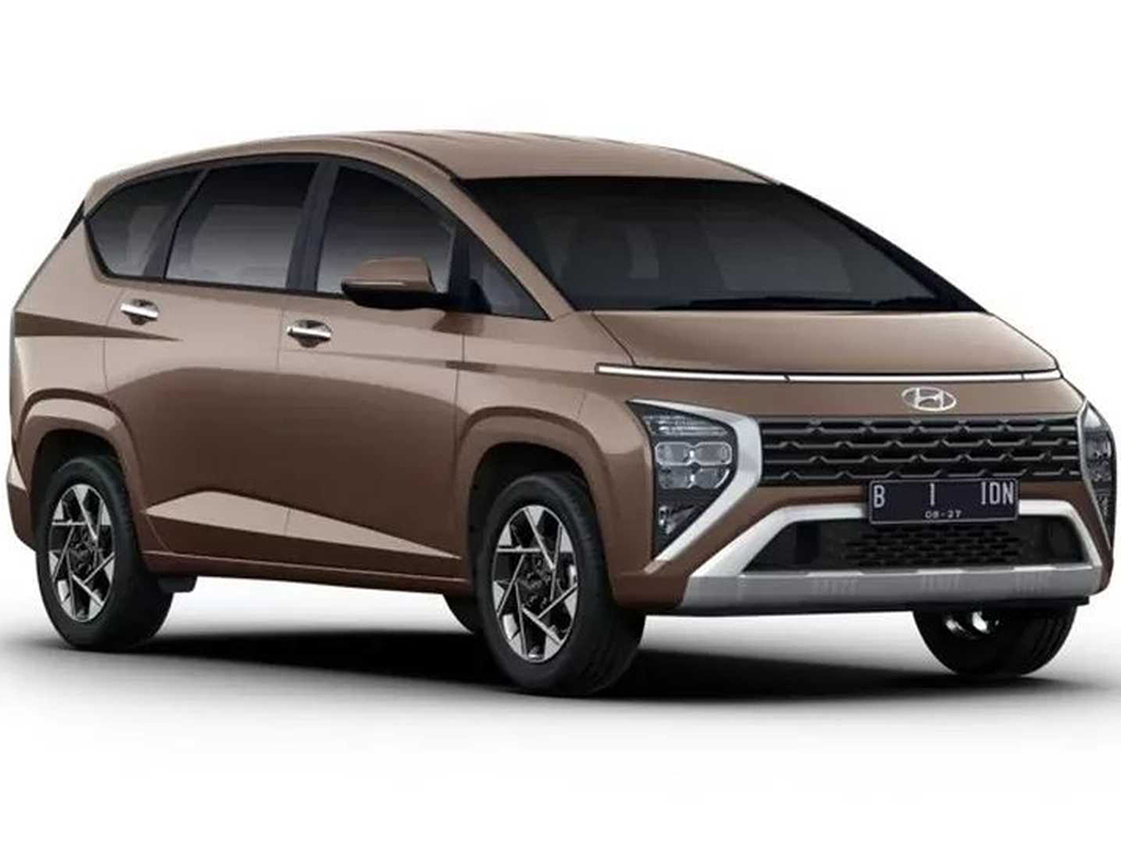 Image for 2023 Hyundai Stargazer is the quirky young minivan brother of the Staria