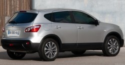 Nissan Qashqai 2012 rear view
