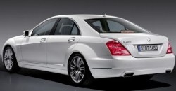 Mercedes-Benz S-Class 2010 rear view