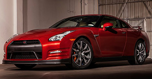Nissan GT-R 2016 front view