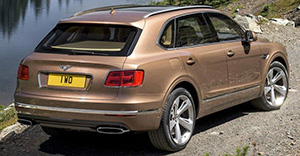 Bentley Bentayga 2020 rear view