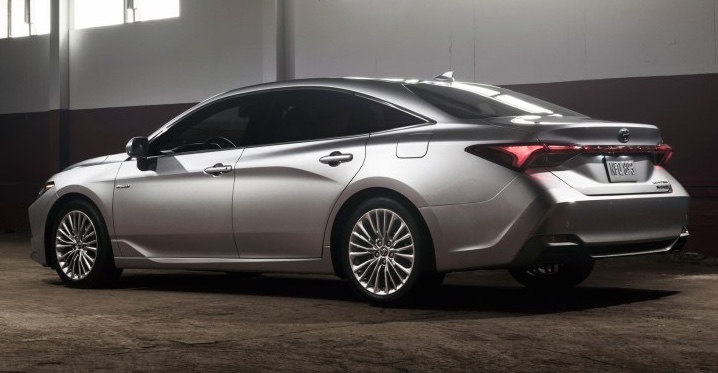 Toyota Avalon 2020 rear view