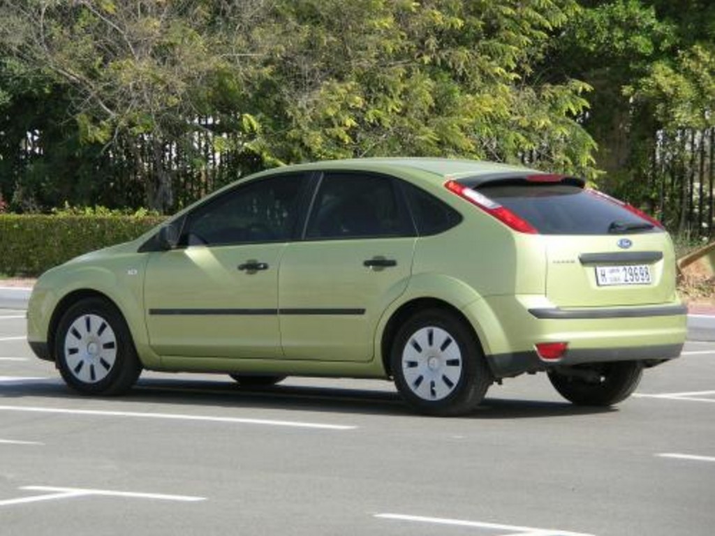 2007 Ford focus hatchback automatic #10