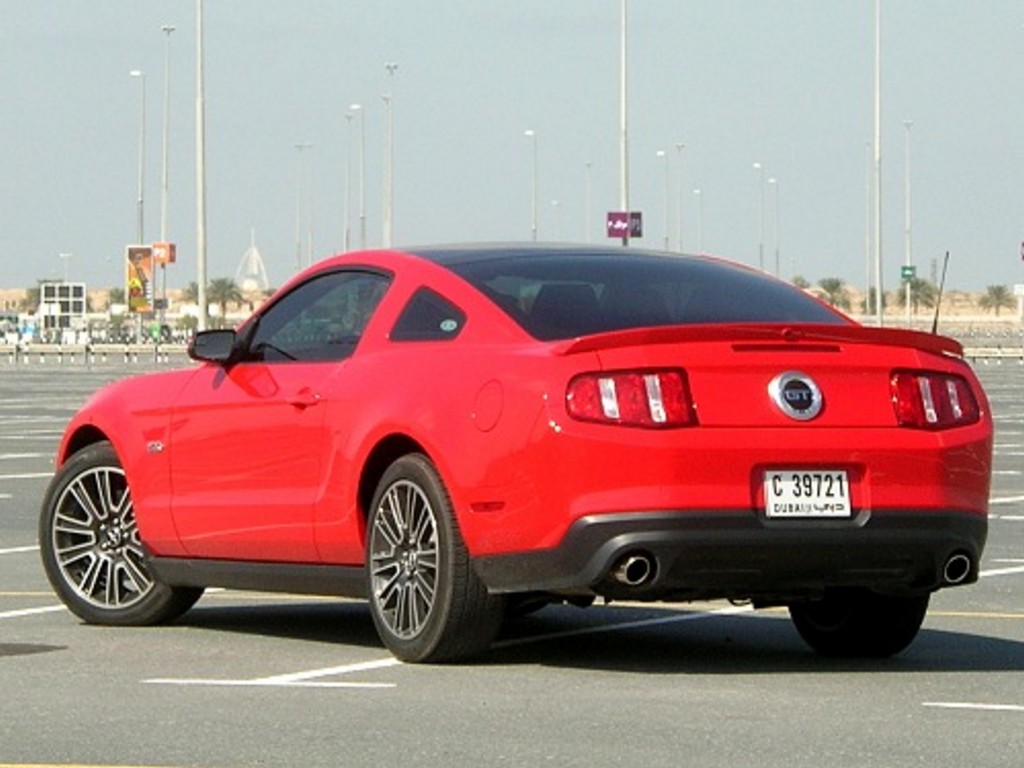 Ford mustang gt 2011 acceleration