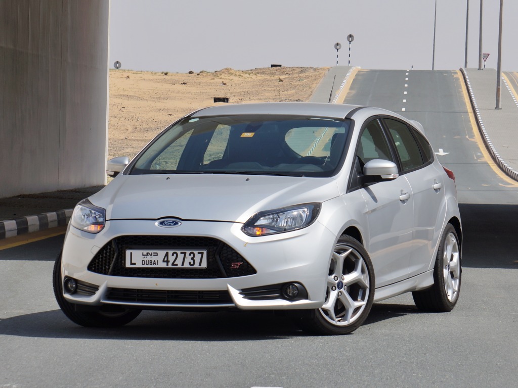 Curb weight of 2013 ford focus st #9